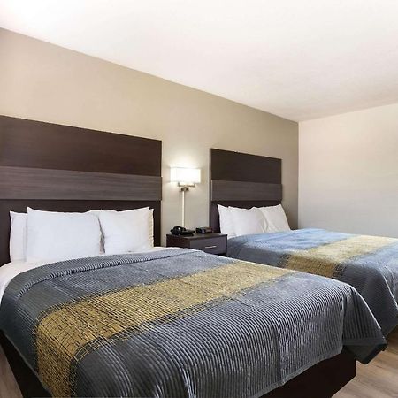 Rodeway Inn Branson, Brick House エクステリア 写真