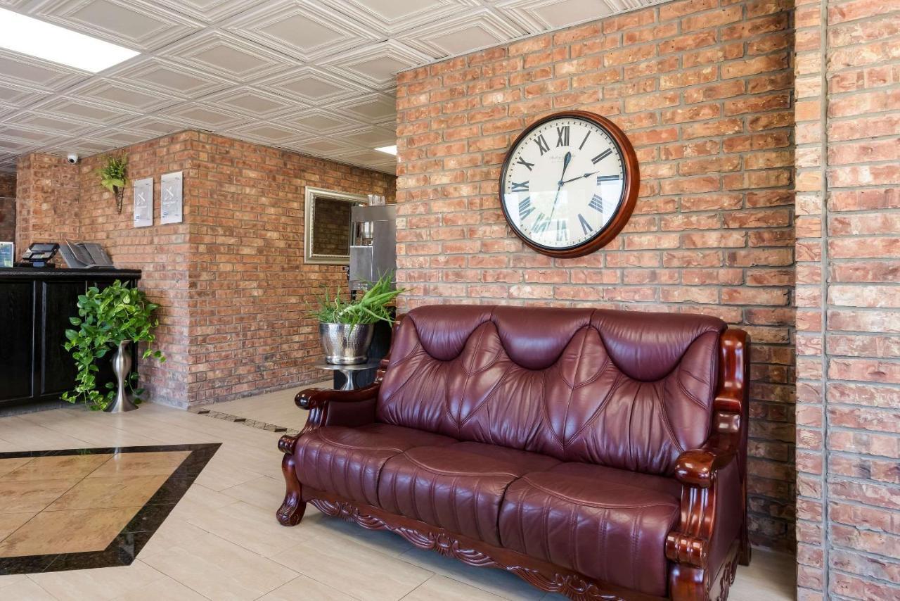 Rodeway Inn Branson, Brick House エクステリア 写真