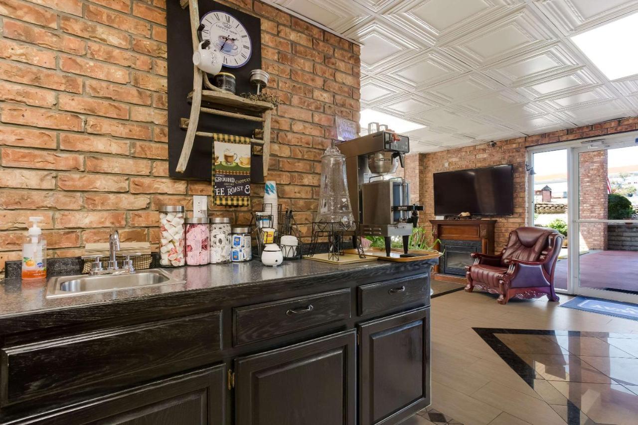 Rodeway Inn Branson, Brick House エクステリア 写真