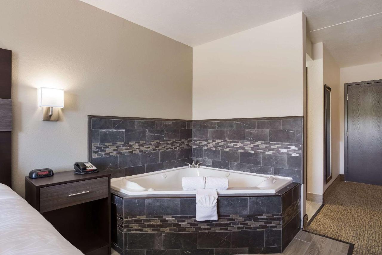 Rodeway Inn Branson, Brick House エクステリア 写真
