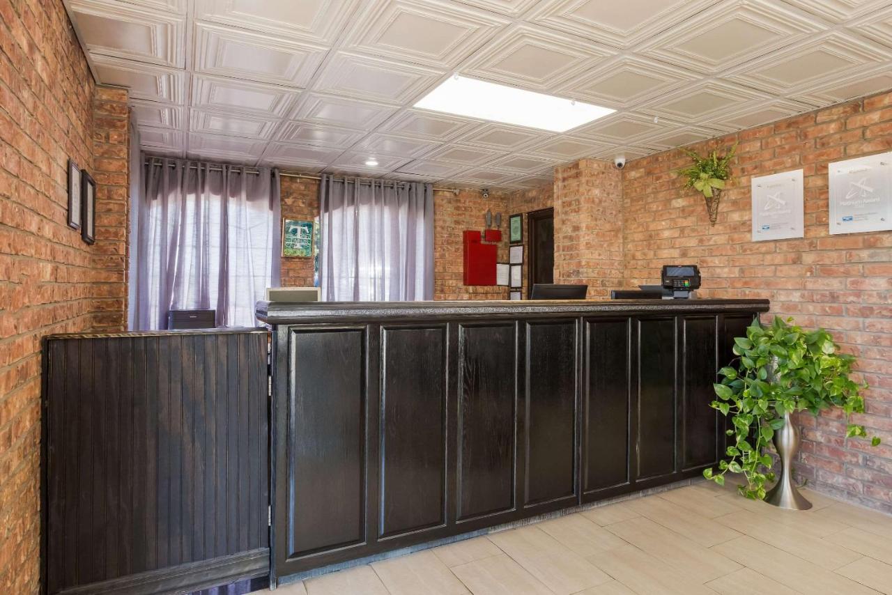 Rodeway Inn Branson, Brick House エクステリア 写真