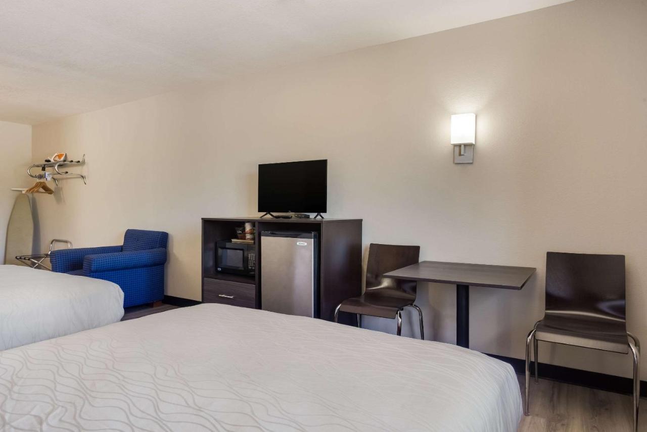 Rodeway Inn Branson, Brick House エクステリア 写真